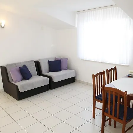 Ana Apartment *
