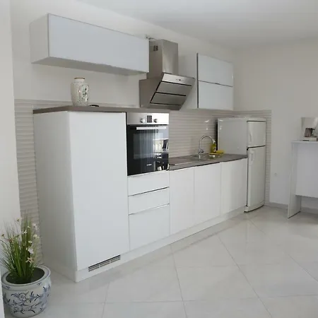 Ana Lägenhet Vodice